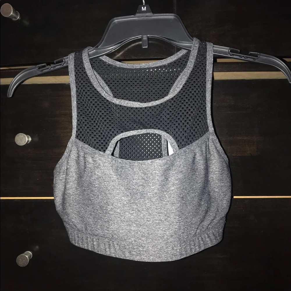Sports bra